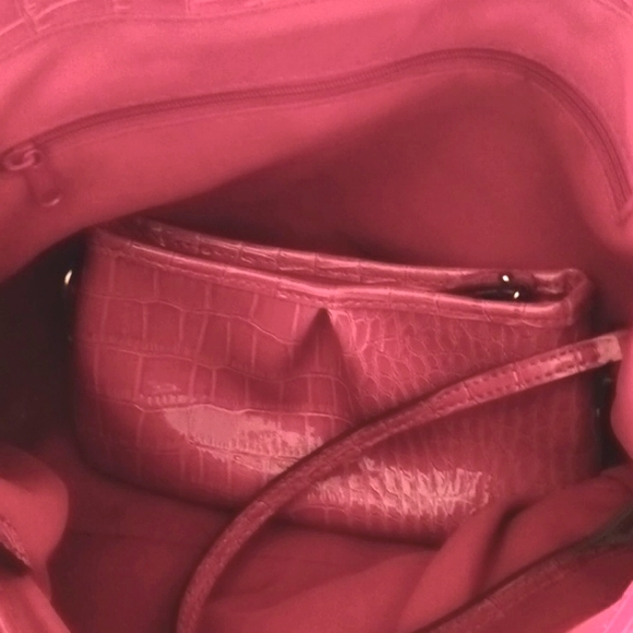 LIZ Claiborne Signature Shoulder Tote With Detachable Wrislet - Picture 8 of 14